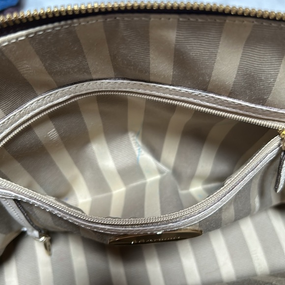 Brahmin handbag. Has some marks and signs of use. - Picture 8 of 10